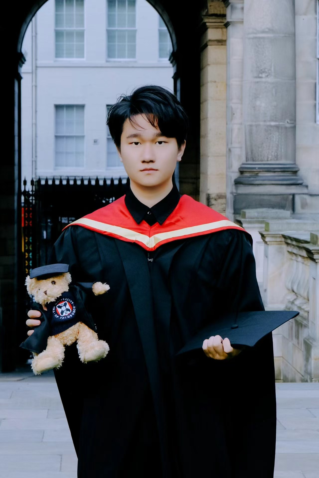 劳永杰爱丁堡大学毕业照